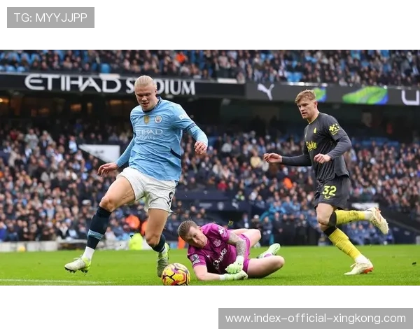 世界杯哈兰德中路直塞一脚推射完成绝杀